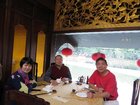 After meeting cousin ho and her husband at Yuexiu Metro station, we went to Lychee Bay Park.  It\'s 