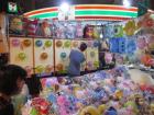 2016-03  Taking a stroll in the local Traditional Night Market.