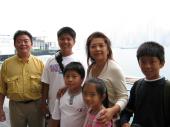 Jack\'s family visiting Hong Kong in 2006-05