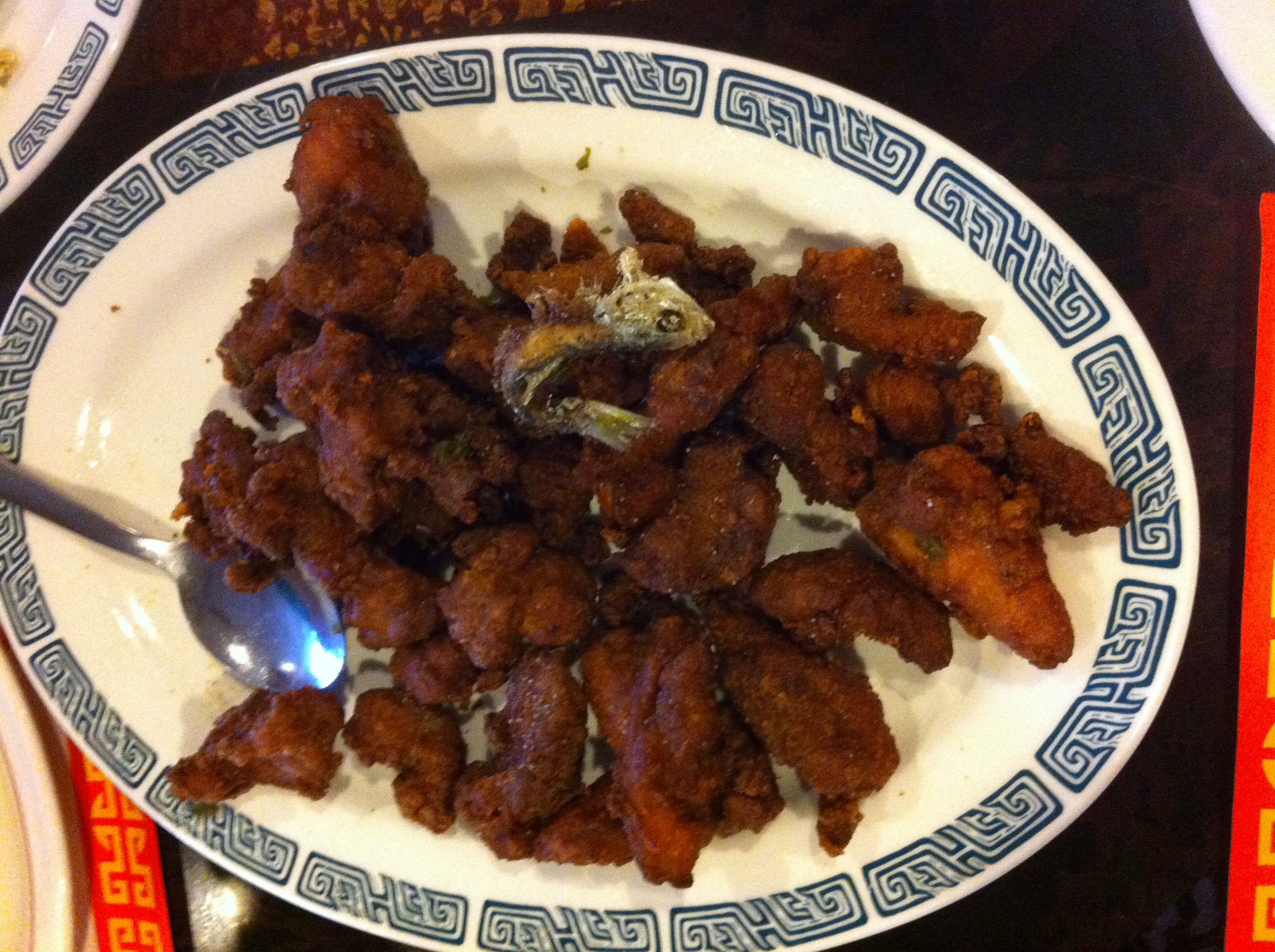 Though the dining room is old and needs renovation, Gin’s is a decent size Chinese restaurant.  In a